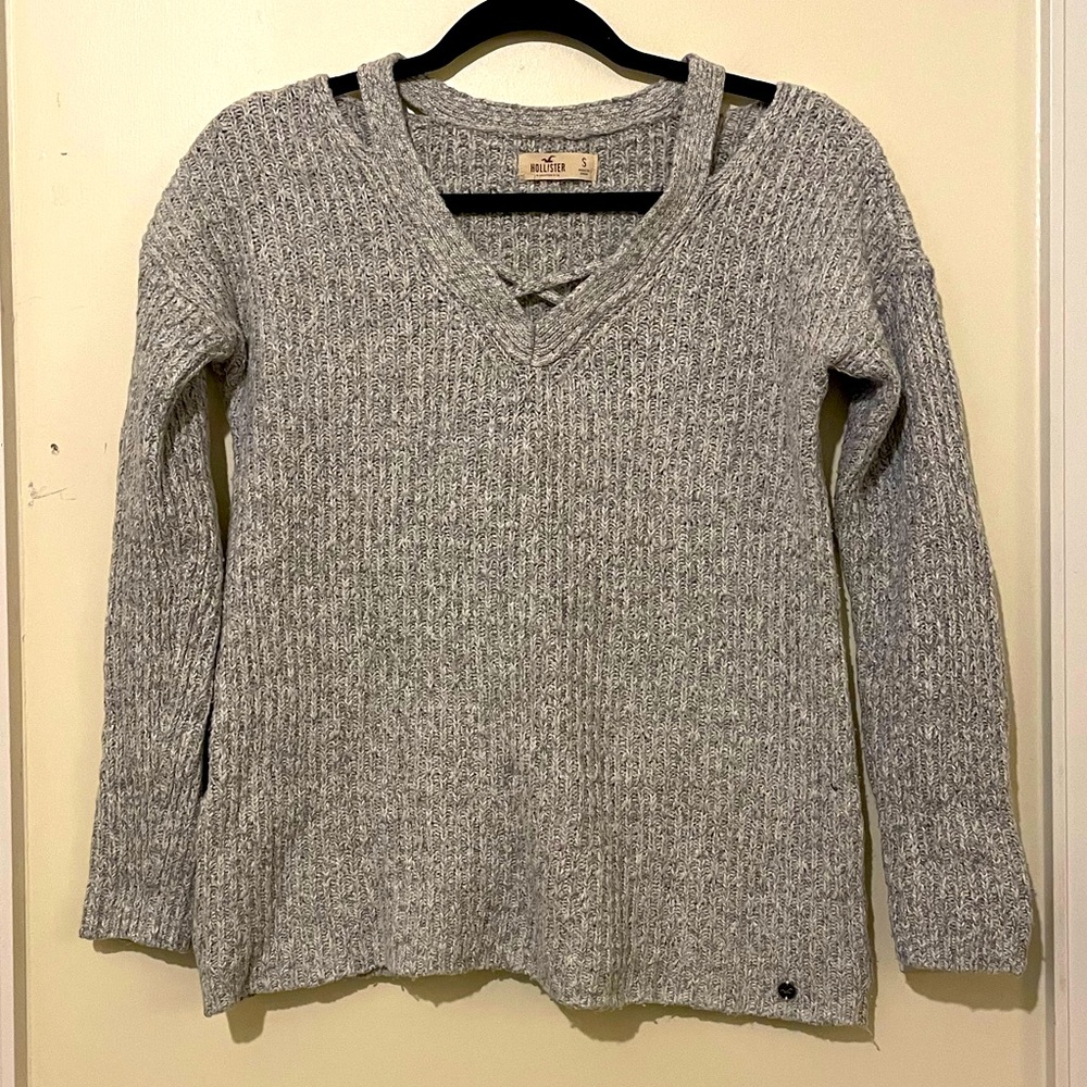 Hollister Women’s Gray V-Neck Sweater w/ Cut Out Details (Size S)